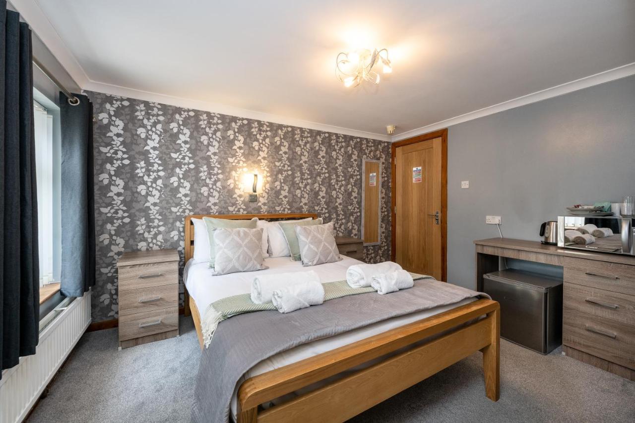 The New Lodge Pontardawe ภายนอก รูปภาพ