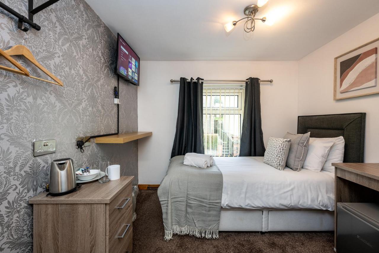 The New Lodge Pontardawe ภายนอก รูปภาพ