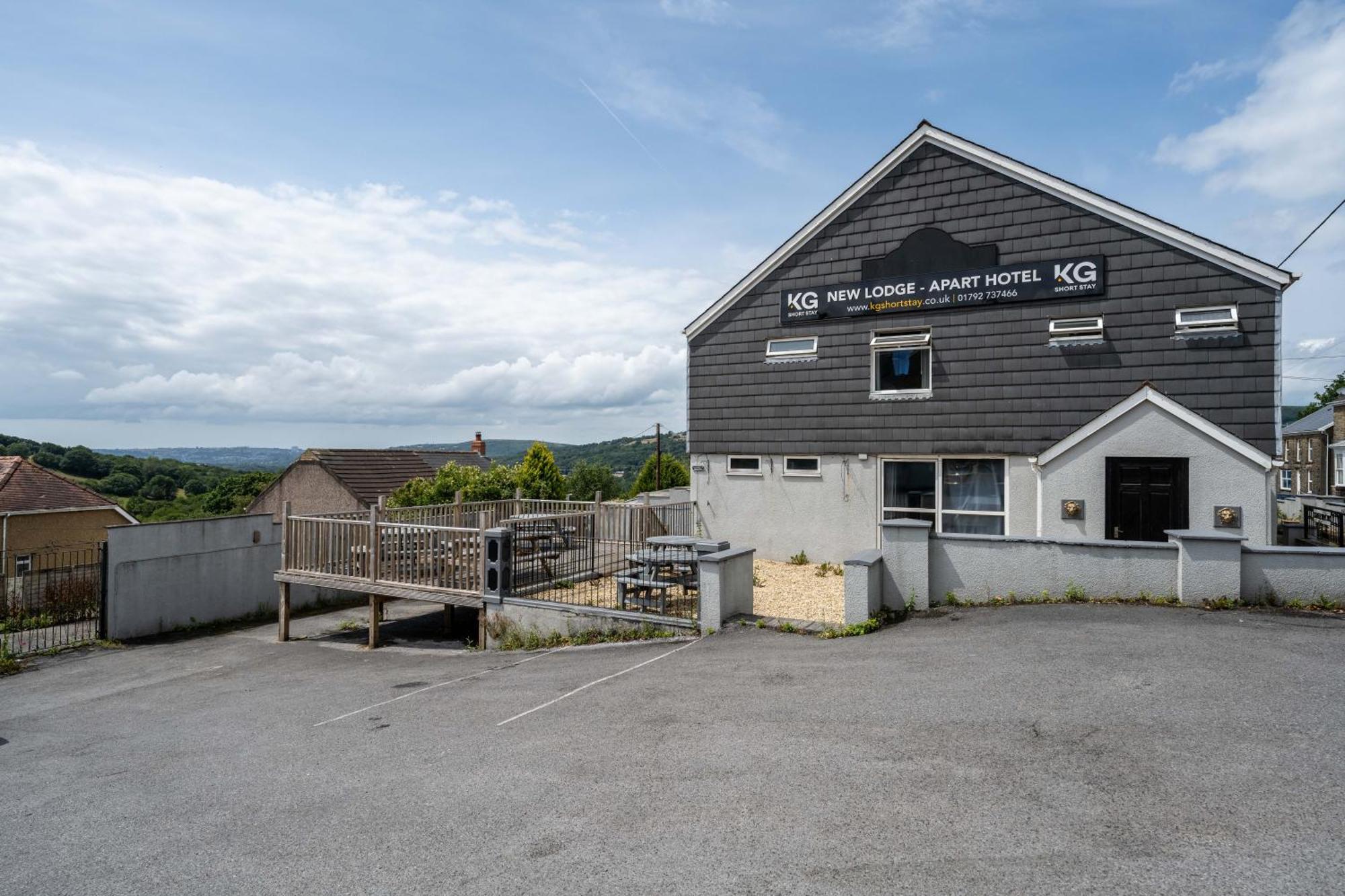 The New Lodge Pontardawe ภายนอก รูปภาพ